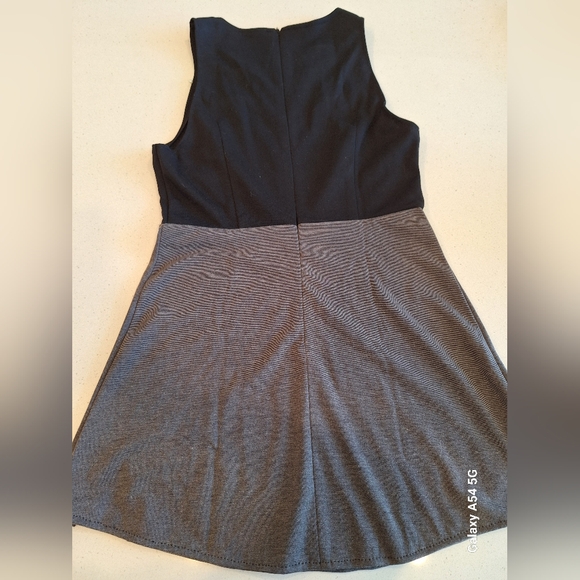 Black and Gray Formal Dress with Pearls at Thigh length and Sleevless - Picture 4 of 4